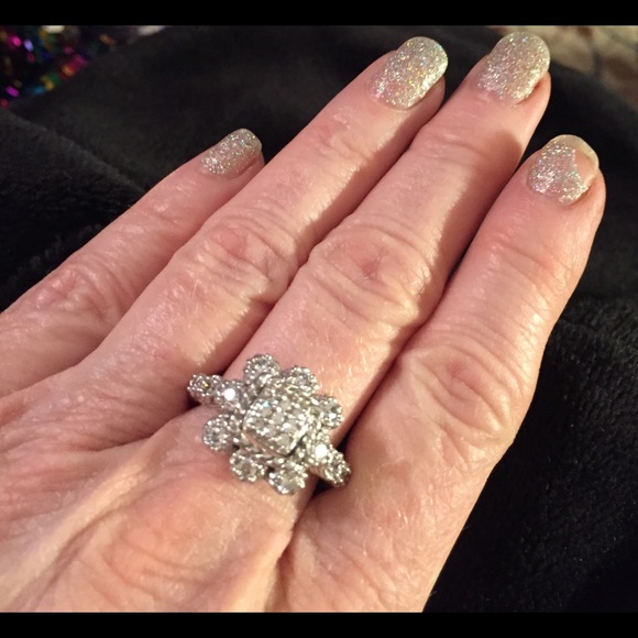 Judith Ripka Diamonique flower sterling ring - Picture 13 of 13